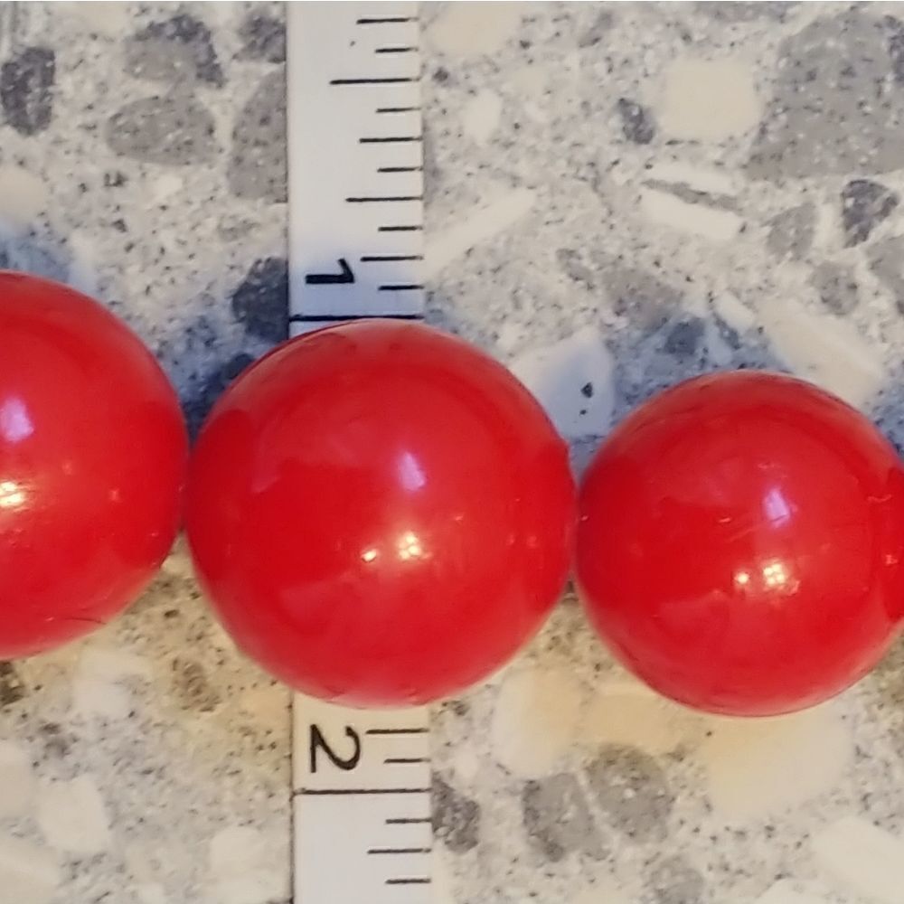 Vintage 60s Red Plastic Beaded Necklace - Picture 8 of 8